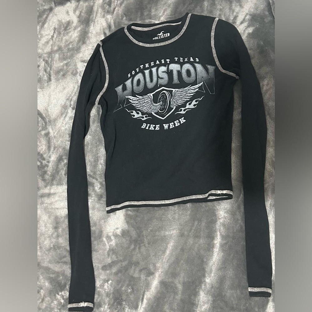 hollister long sleeve baby tee xs